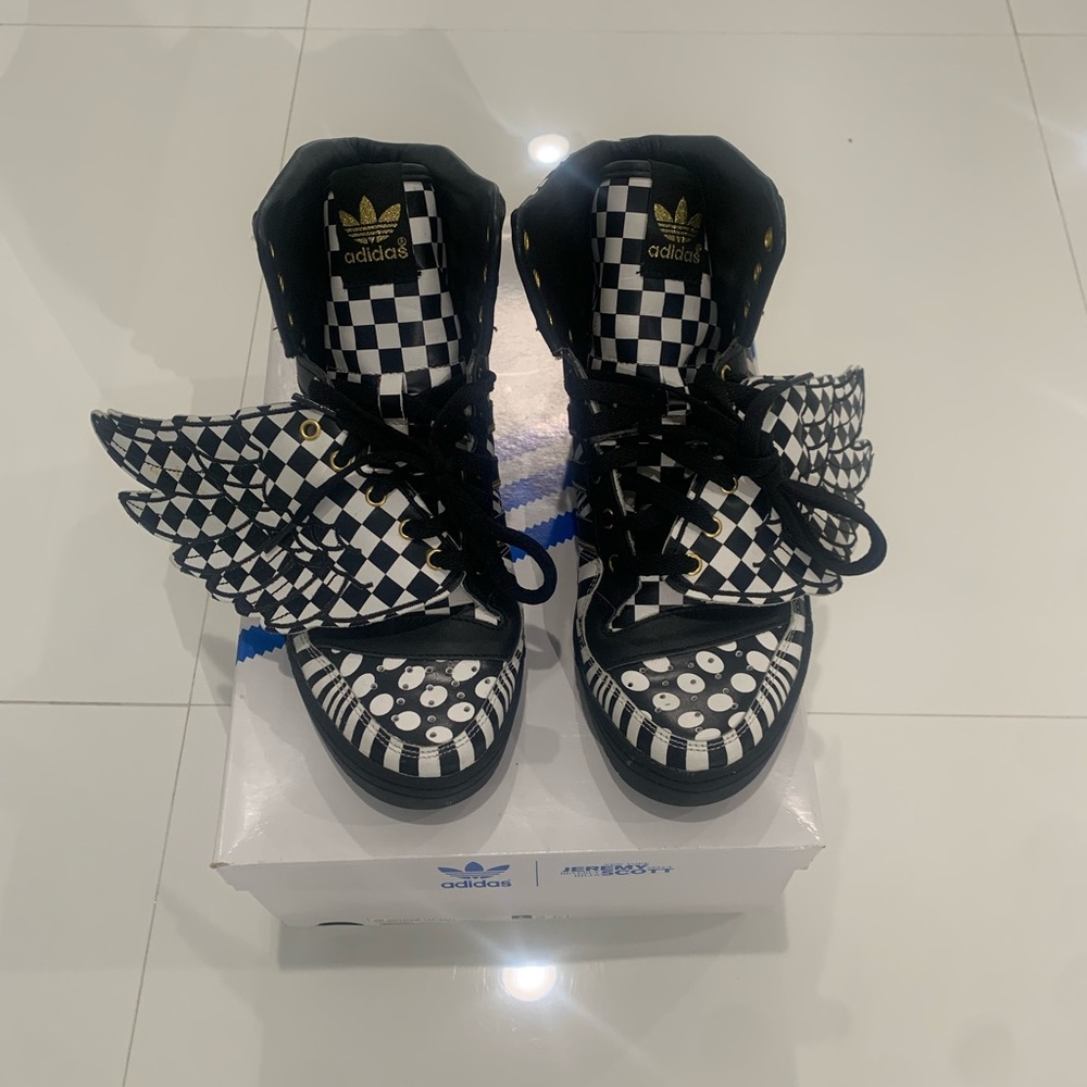 Jeremy Scott  adidas size 8.5 G95768
